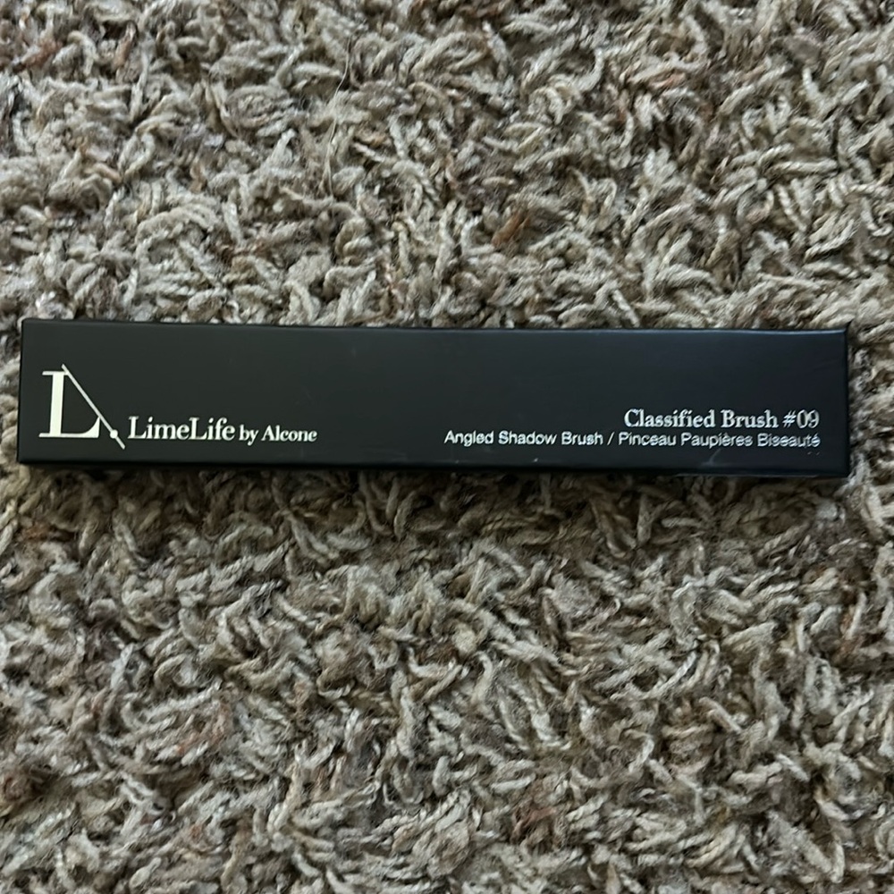 LimeLife Brush # 9 Angled Shadow brush